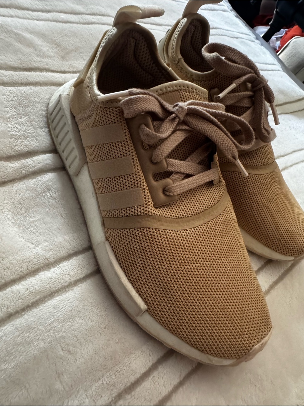 adidas Women’s Beige/Tan Sneakers